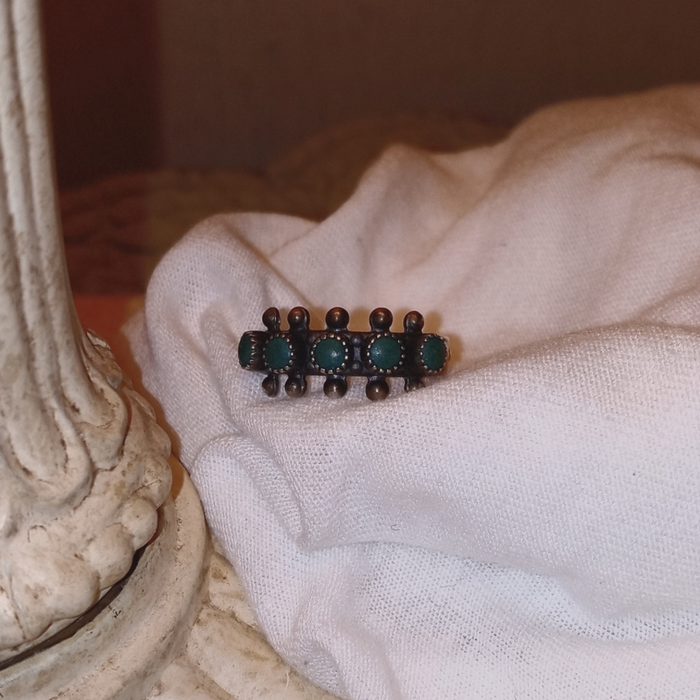Zuni tribe handmade five turquoise stone silver ring